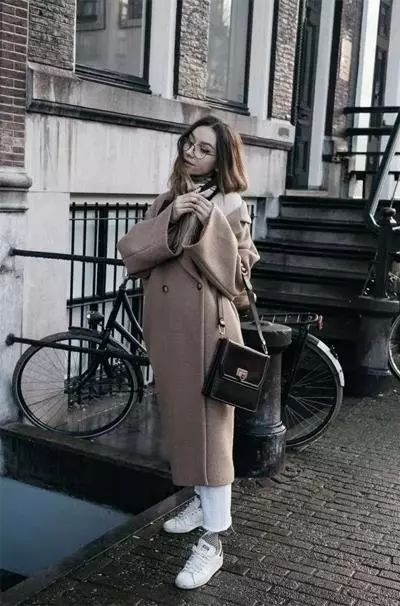 矮个子女孩冬季穿搭 这5种穿衣混搭方式显高显瘦