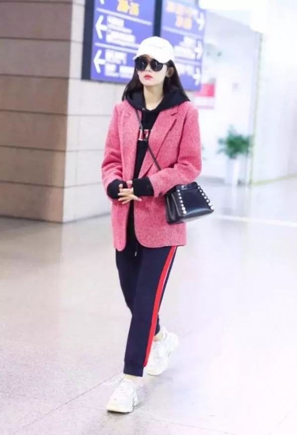 2024卫衣搭配女