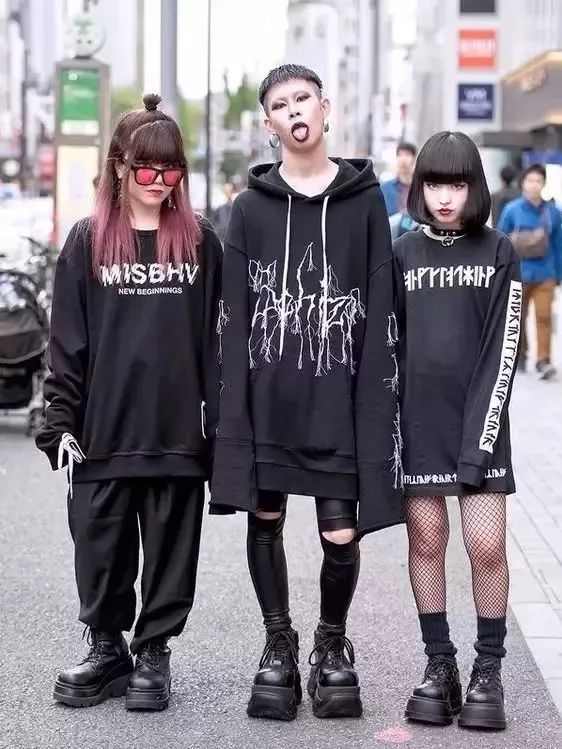 怎样穿衣服搭配好看