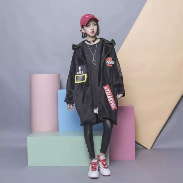 女生晚上街拍怎么搭配