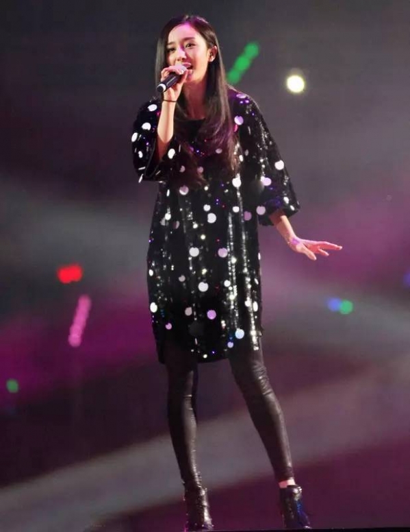 25岁后女生怎么穿衣服