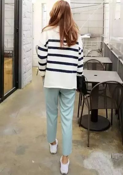 中性九分裤怎么搭配衣服