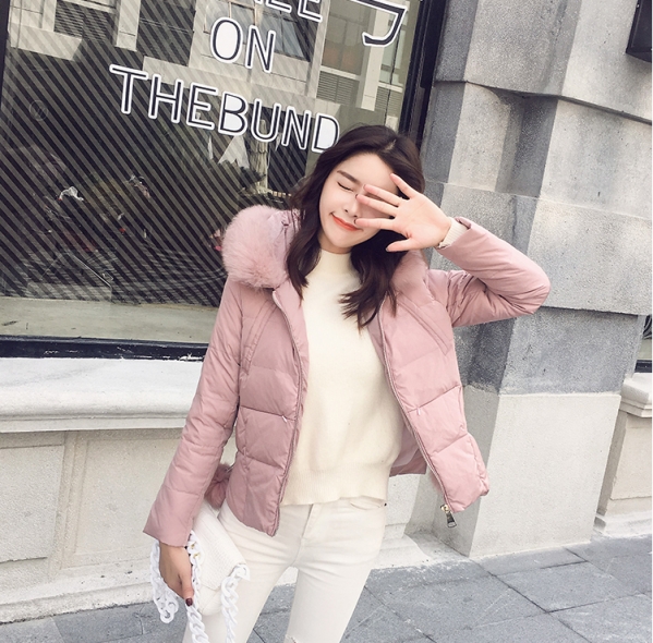 粉色羽绒服搭配图片 粉色羽绒服怎么搭配