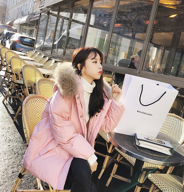 粉色羽绒服搭配图片 粉色羽绒服怎么搭配