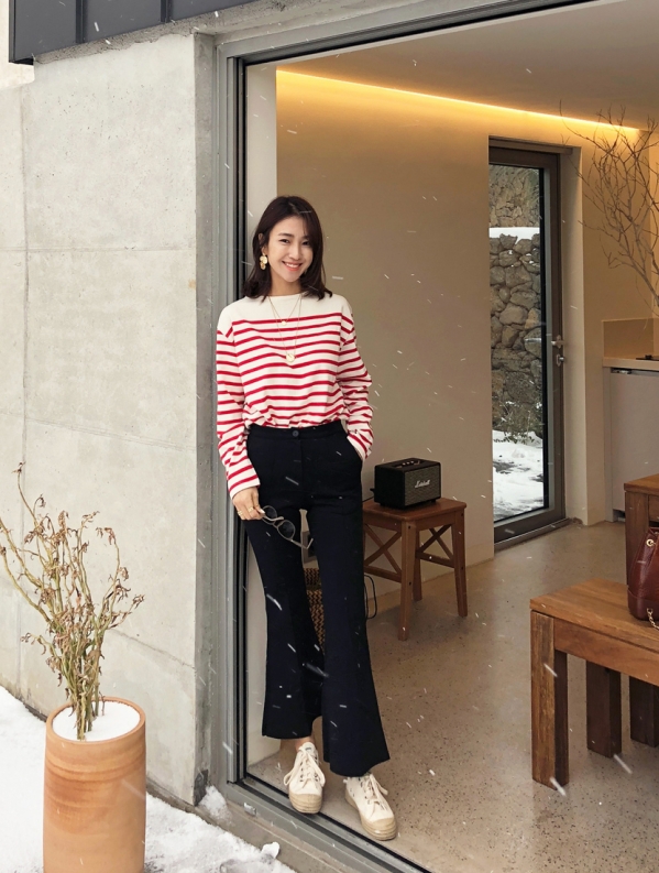 红色条纹T恤搭配 红色条纹衣服搭配图片