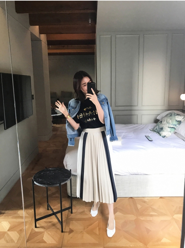 牛仔外套搭配什么裙子好看 牛仔外套搭配裙子图片