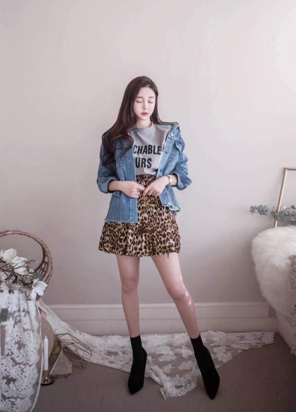 牛仔外套搭配什么裙子好看 牛仔外套搭配裙子图片