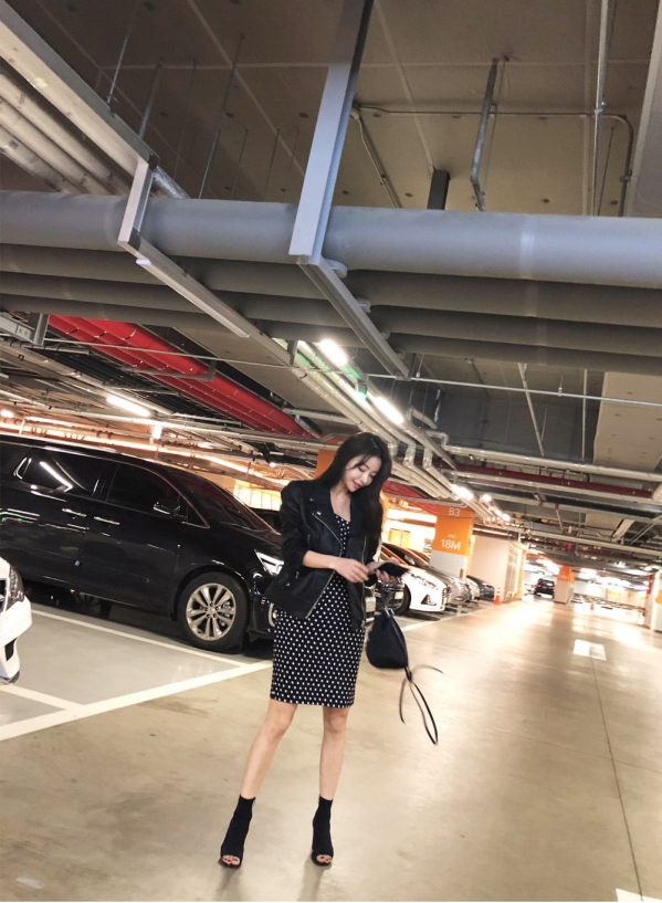 连衣裙搭配什么外套好看 连衣裙搭配外套的图片