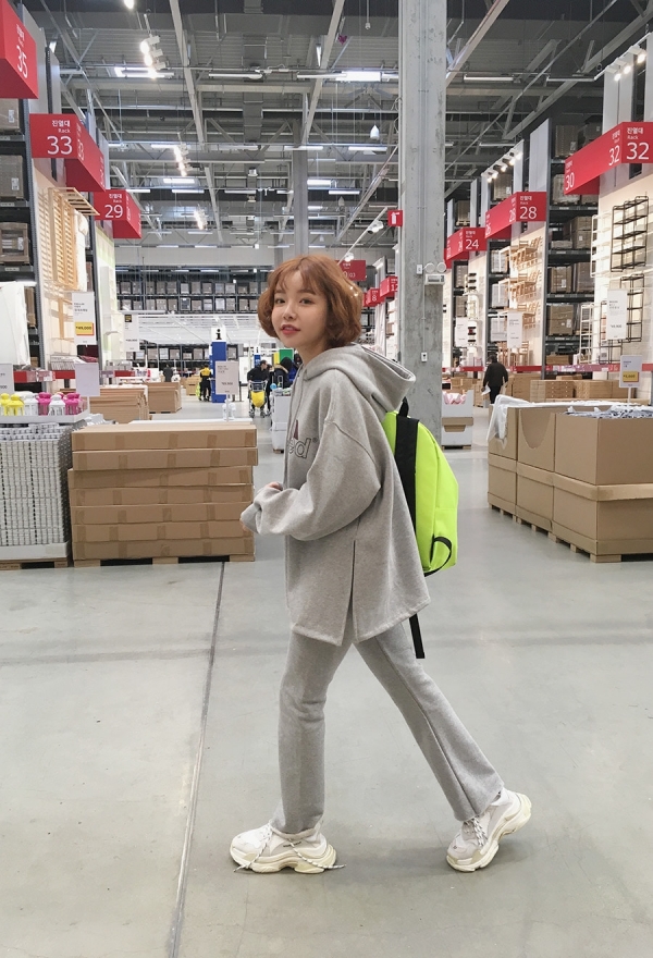 白鞋鞋边发黄怎么办 小白鞋鞋边黄了怎么办
