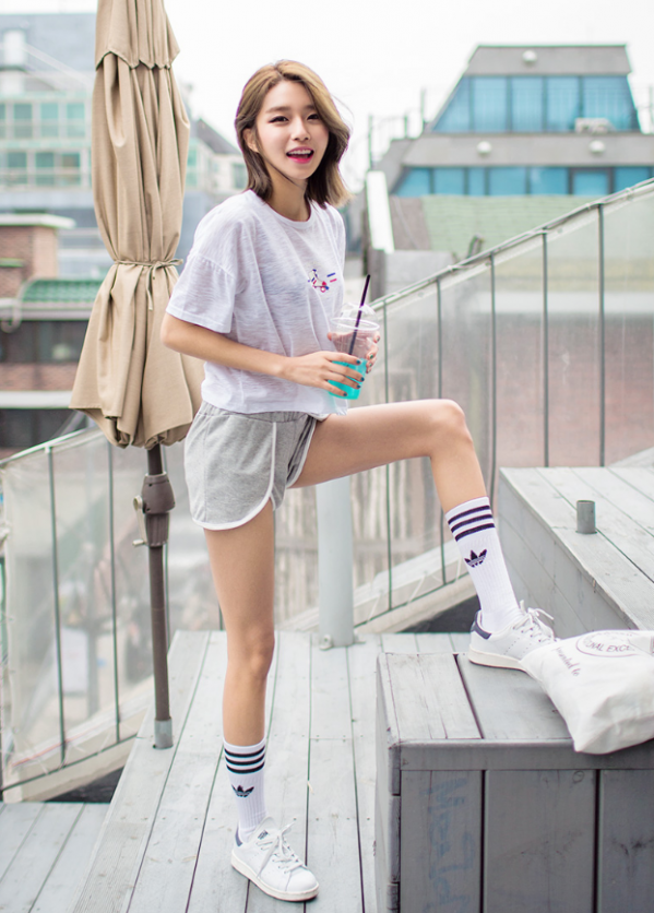 小白鞋洗了变黄怎么办 小白鞋洗黄了怎么补救