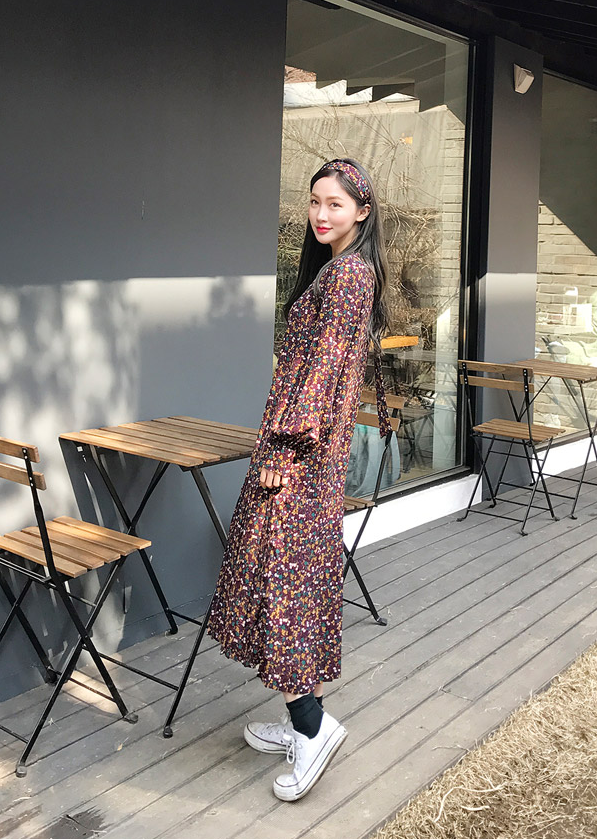 春天小白鞋怎么搭配 小白鞋可以配什么春装