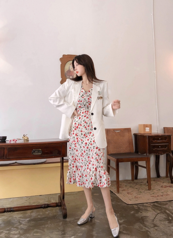 印花连衣裙搭配什么外套 印花连衣裙如何搭配外套