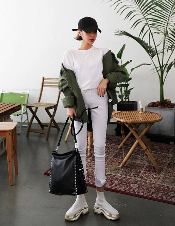 运动小白鞋黄了怎么办 白运动鞋发黄怎么办
