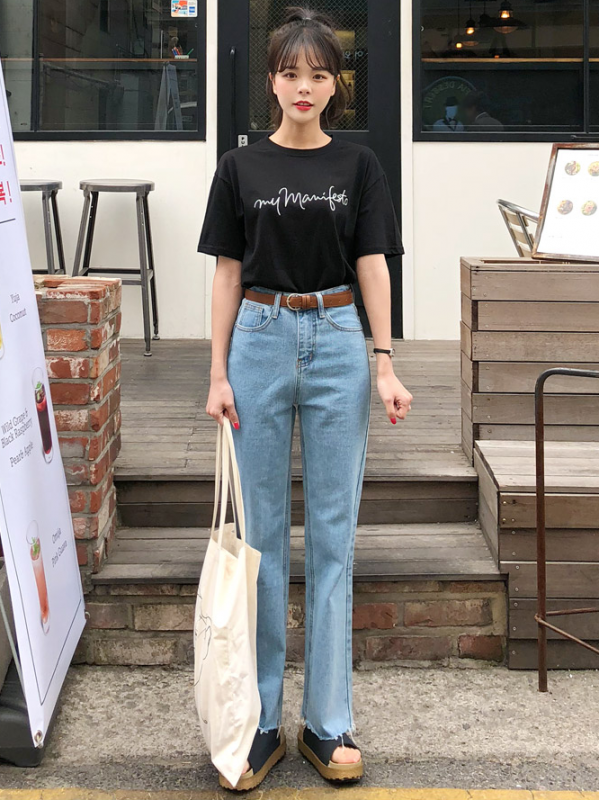夏天黑色T恤怎么搭配 黑色T恤夏季搭配图片