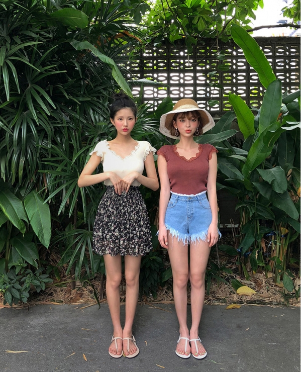 碎花半身裙配什么上衣