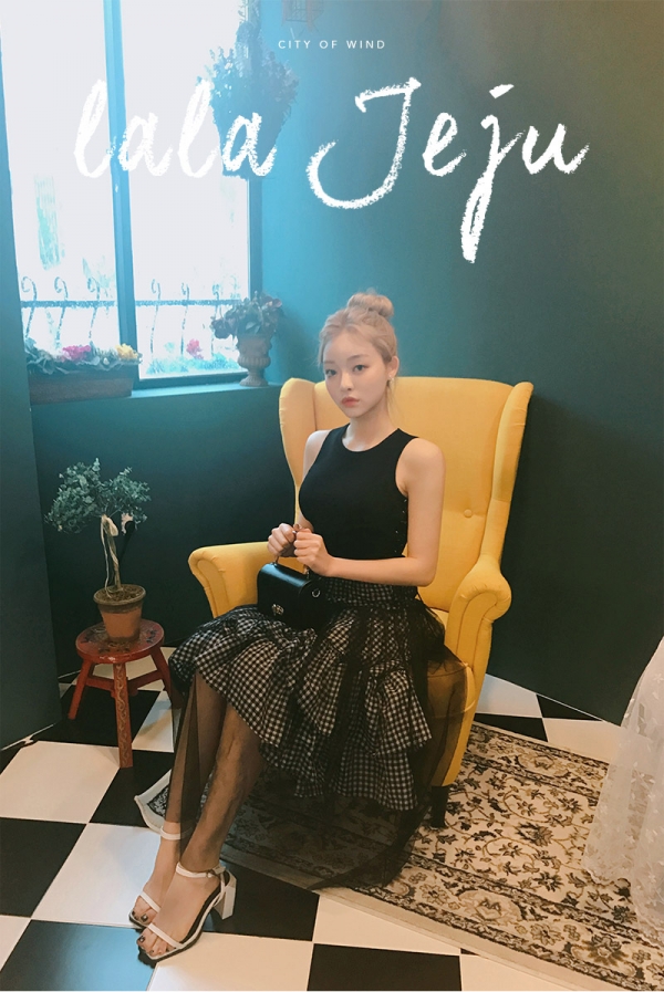 蕾丝半身裙配什么上衣好看 半身蕾丝裙配什么上衣
