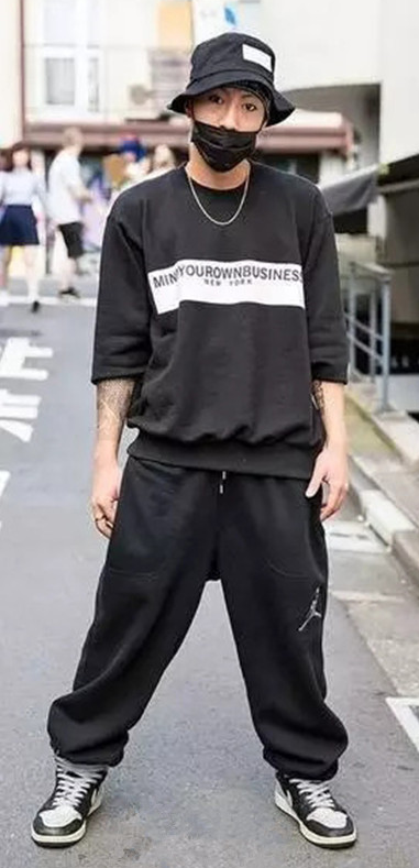 黑色渔夫帽搭配衣服 黑色渔夫帽配什么衣服