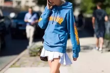 卫衣如何搭配裙子好看 开春最火最流行的组合