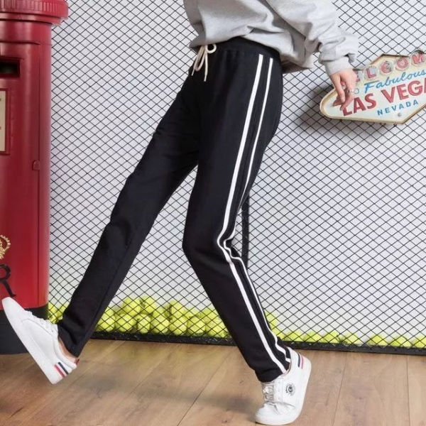 校服裤子怎么穿好看