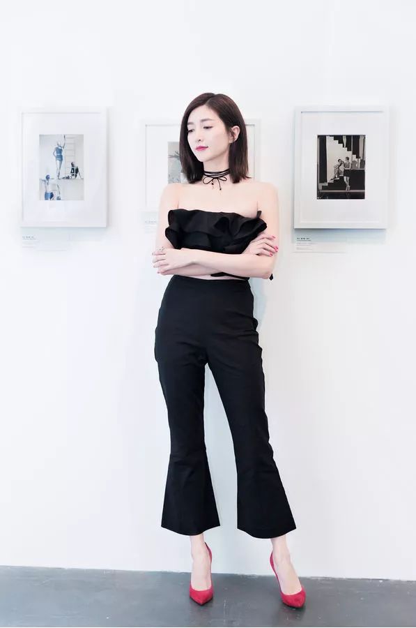 鞋子搭配衣服女生图片
