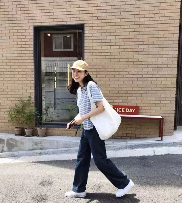 夏季穿搭女显清纯