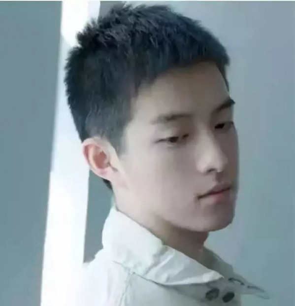 男生怎么变帅的小技巧 男生怎么提升魅力