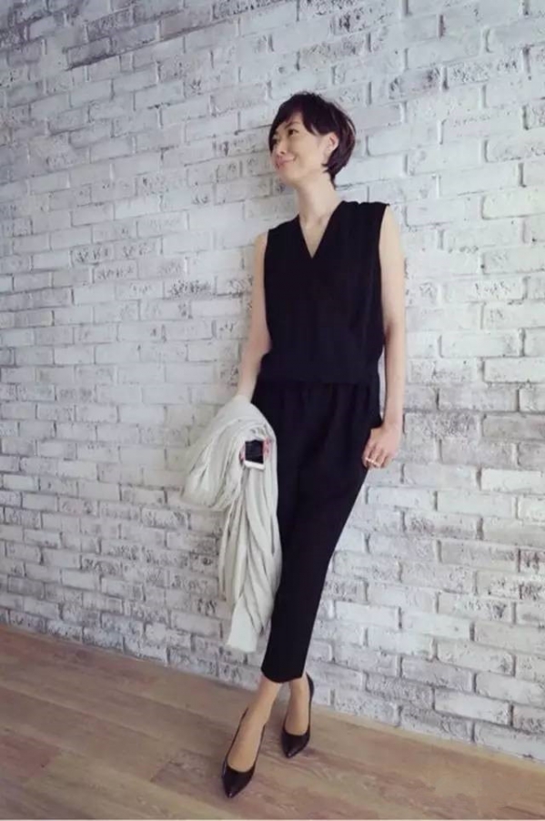 成熟女性穿着搭配 职场女性着装图片