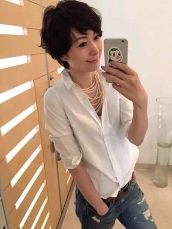 成熟女性穿着搭配 职场女性着装图片