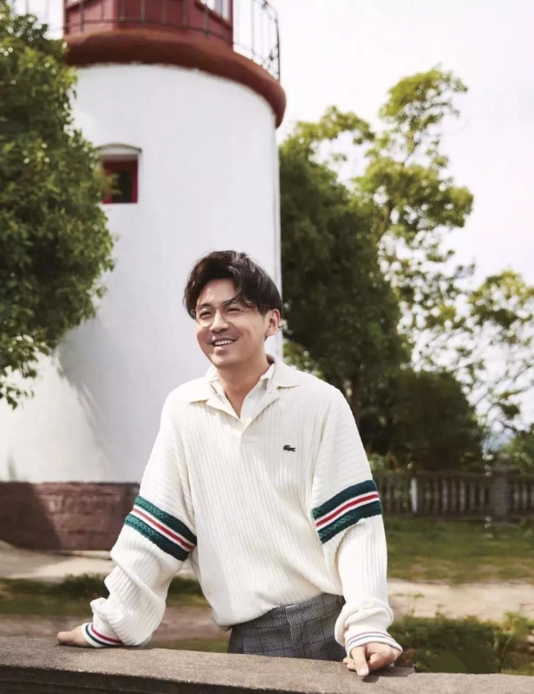 男生头大穿什么衣服 男生头大怎么穿衣服