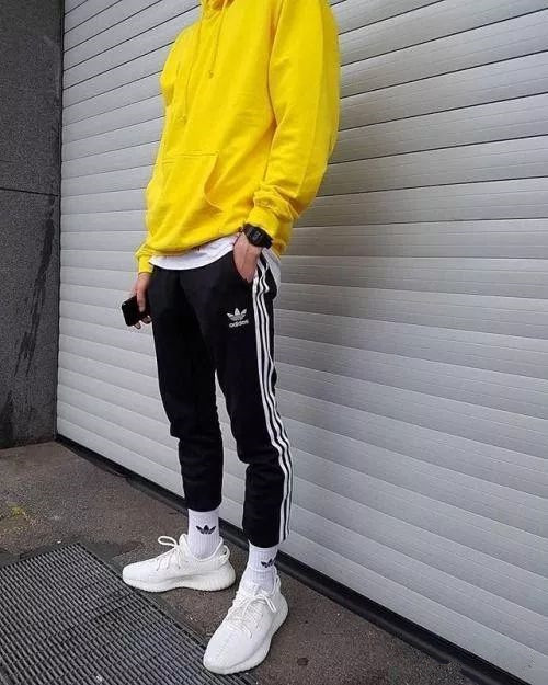 运动裤配什么上衣好看 男士运动裤配什么上衣好看