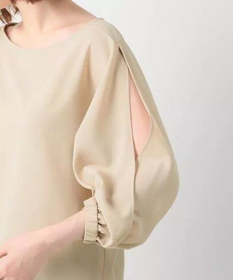 今年流行穿什么颜色的衣服 夏天穿什么颜色的衣服好看