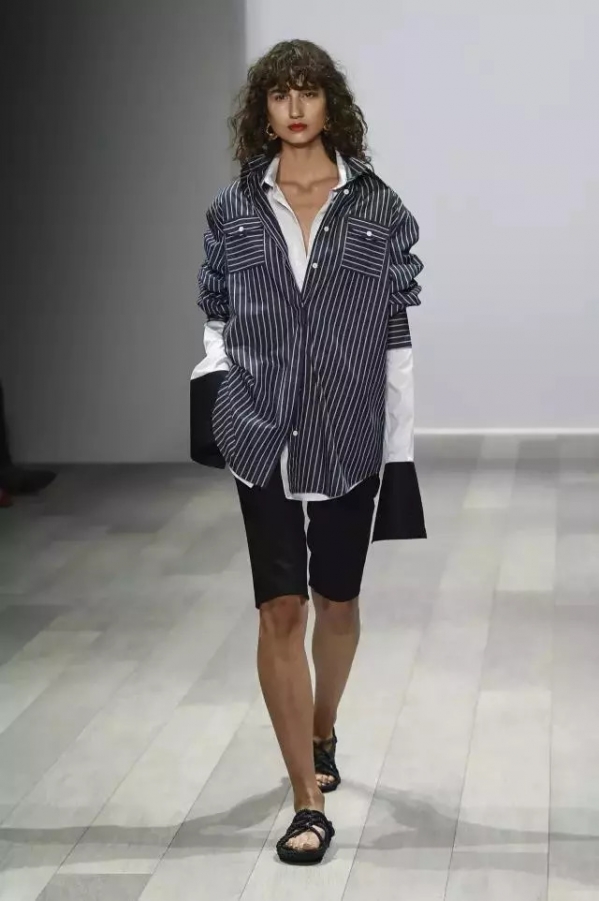 今年秋天流行什么衣服 衬衫搭配衬衫好看