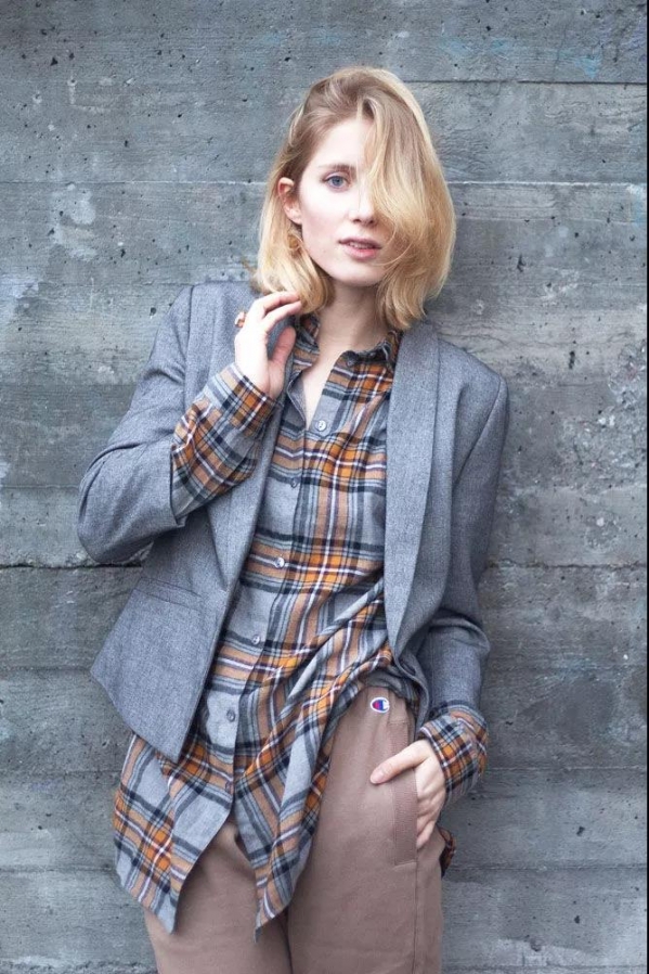 今年秋天流行什么衣服 秋天女生穿什么衣服好看