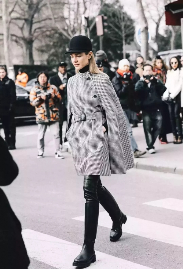 秋天穿什么颜色好看 今年秋天流行什么颜色衣服