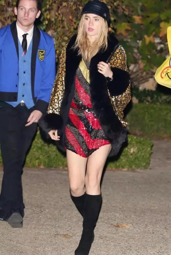 秋天亮片衣服怎么搭配 今年秋天流行穿什么衣服