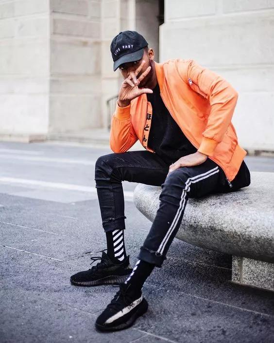 男生秋天橙色衣服怎么搭配 秋天男生穿什么颜色衣服好看