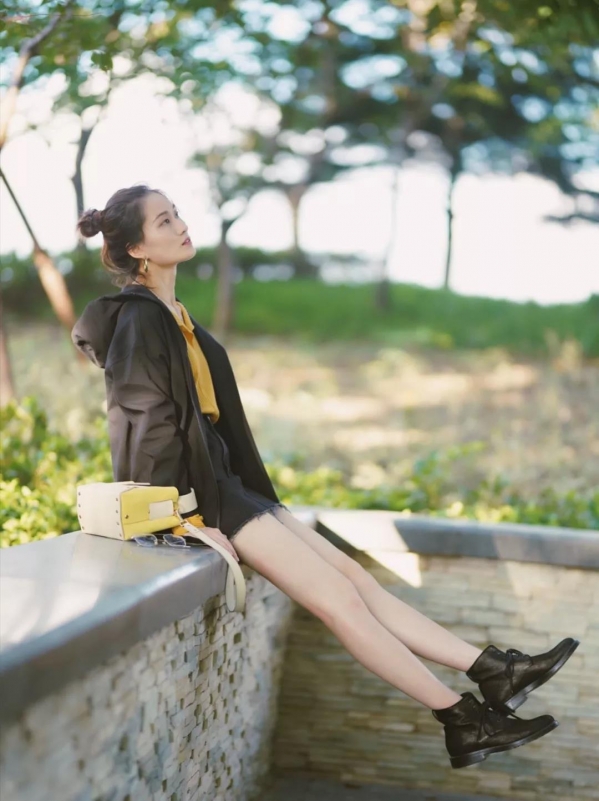秋天女生怎么选衣服好看 国庆穿衣搭配