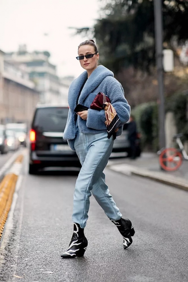 女生秋冬穿什么靴子好看 今年流行什么靴子