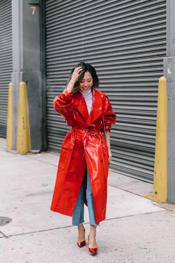 秋天风衣怎么穿好看 今年秋天流行什么衣服