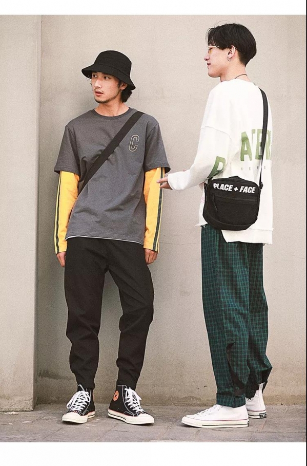秋冬男生卫衣怎么搭配衣服 秋冬男生穿什么衣服怎么搭配