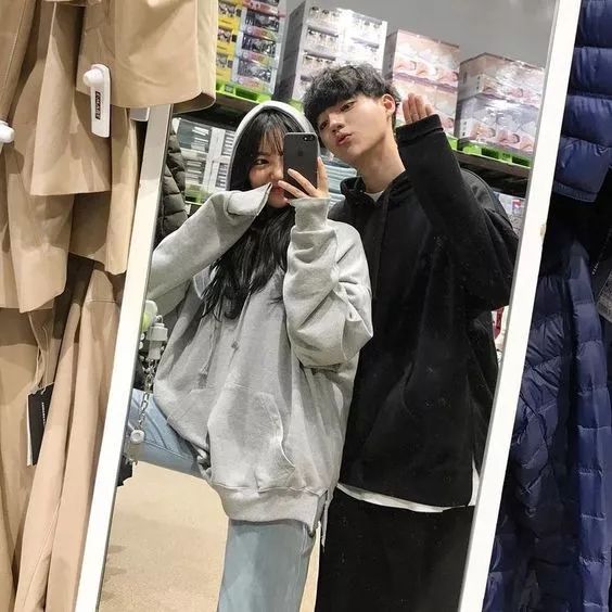 秋天情侣旅游穿什么衣服搭配 国庆旅游穿搭