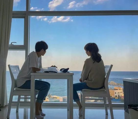 秋天情侣旅游穿什么衣服搭配 国庆旅游穿搭