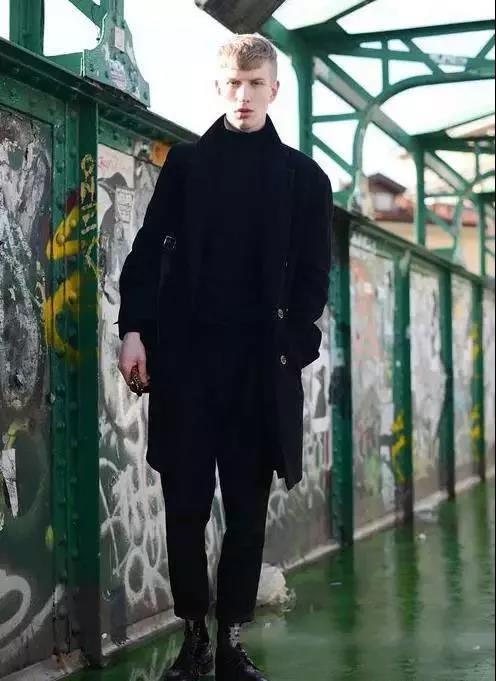 秋冬男生大衣怎么搭配 秋冬男生穿什么衣服怎么搭配