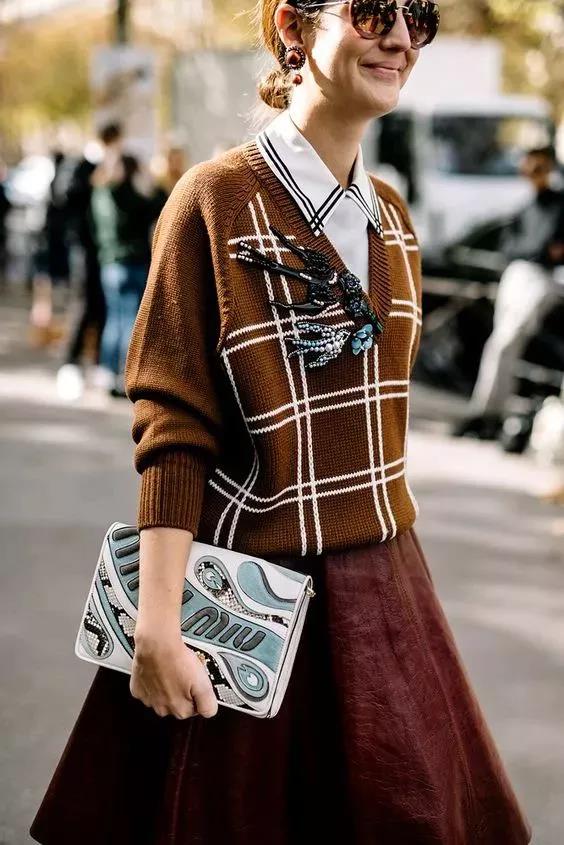 秋冬针织衫怎么穿好看 今年秋天流行什么衣服女