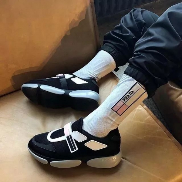 冬天穿什么袜子好看 秋冬潮袜搭配图片