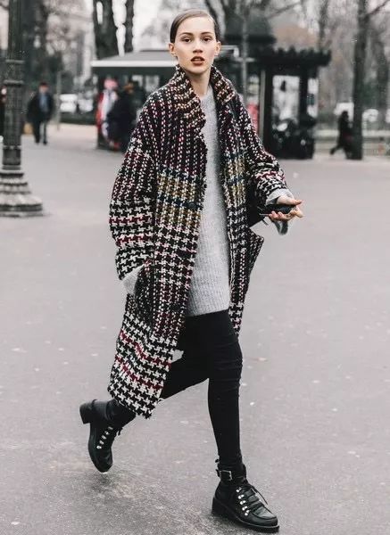 女生秋冬怎么搭配衣服好看 2024年秋冬流行什么衣服