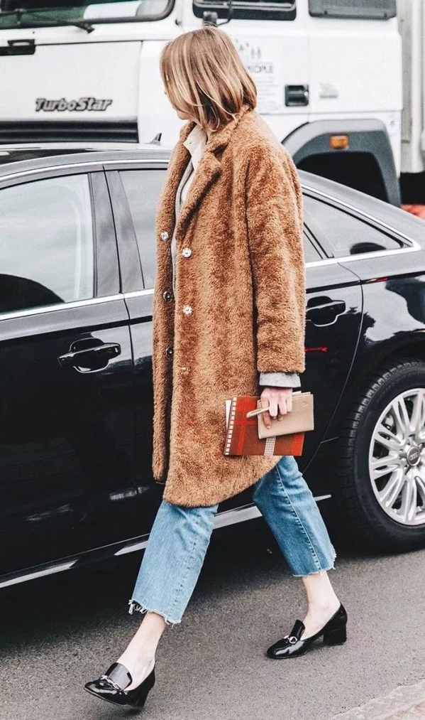 女生秋冬怎么搭配衣服好看 2024年秋冬流行什么衣服