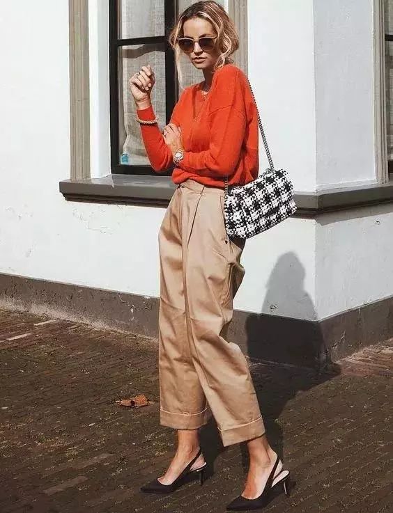 今年女生秋冬穿什么颜色衣服好看 女生穿什么颜色的衣服显白