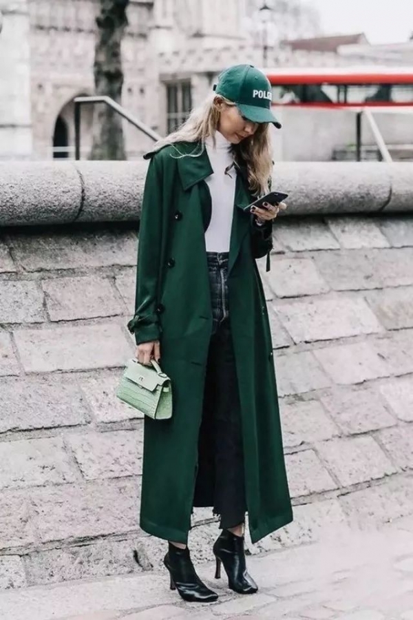 女生秋冬靴子怎么穿好看 女生秋冬靴子搭配衣服图片