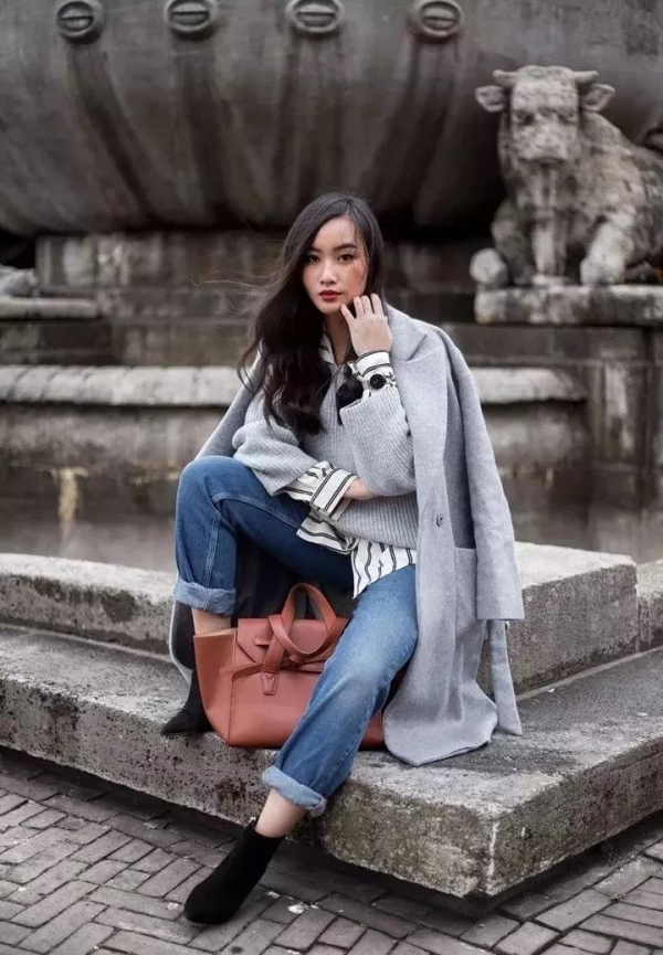 大衣里面怎么搭好看女 秋冬大衣里面穿什么好看